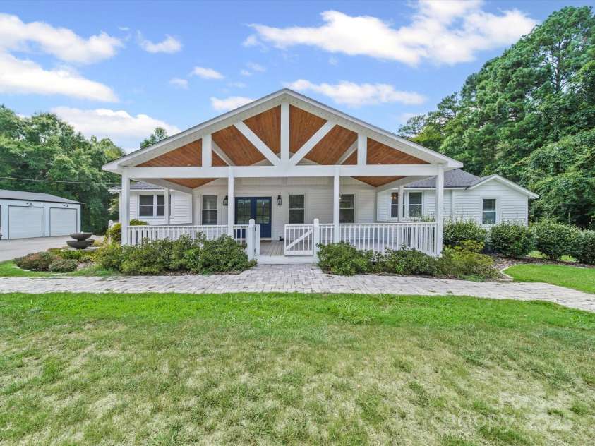 5214 Echo Valley Drive, Great Falls, SC 29055.  MLS# CAR4285802, YatesRealty ID 33266. 