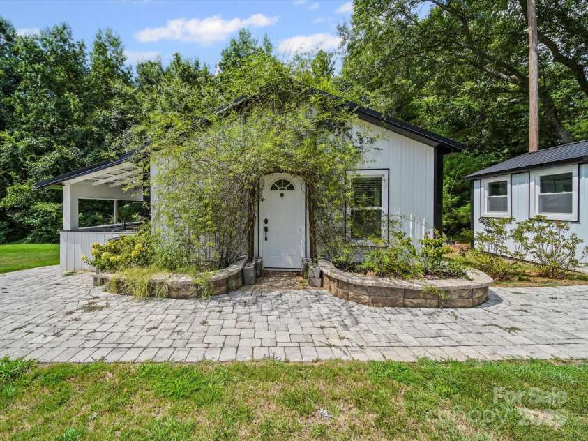 5214 Echo Valley Drive, Great Falls, SC 29055.  MLS# CAR4285802, YatesRealty ID 33266. 