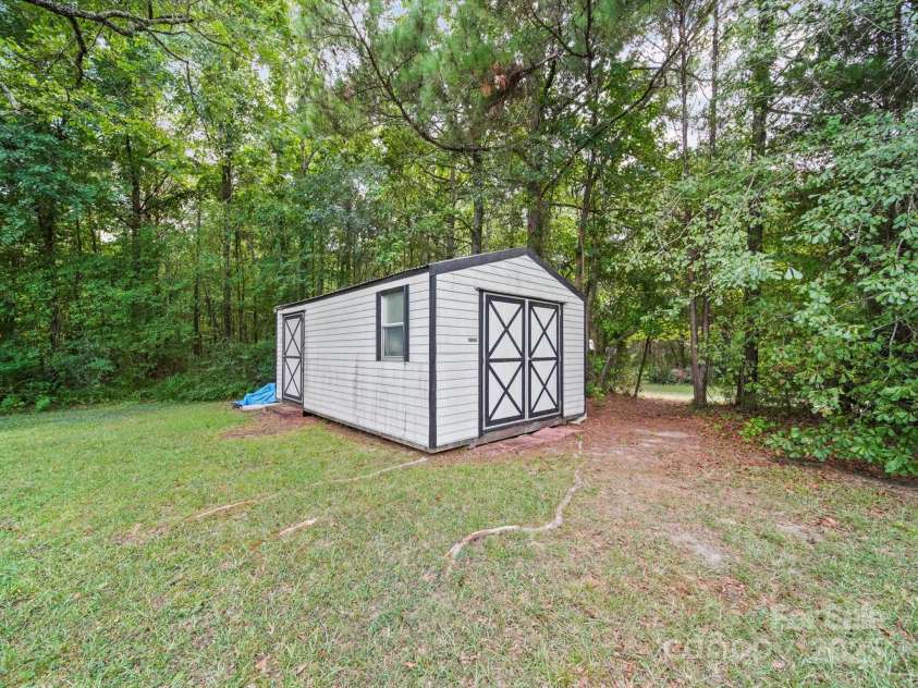 5214 Echo Valley Drive, Great Falls, SC 29055.  MLS# CAR4285802, YatesRealty ID 33266. 