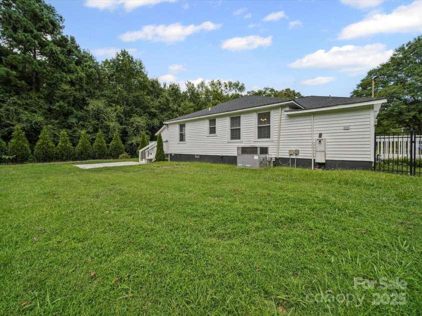 5214 Echo Valley Drive, Great Falls, SC 29055.  MLS# CAR4285802, YatesRealty ID 33266. 