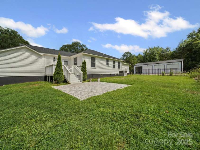 5214 Echo Valley Drive, Great Falls, SC 29055.  MLS# CAR4285802, YatesRealty ID 33266. 