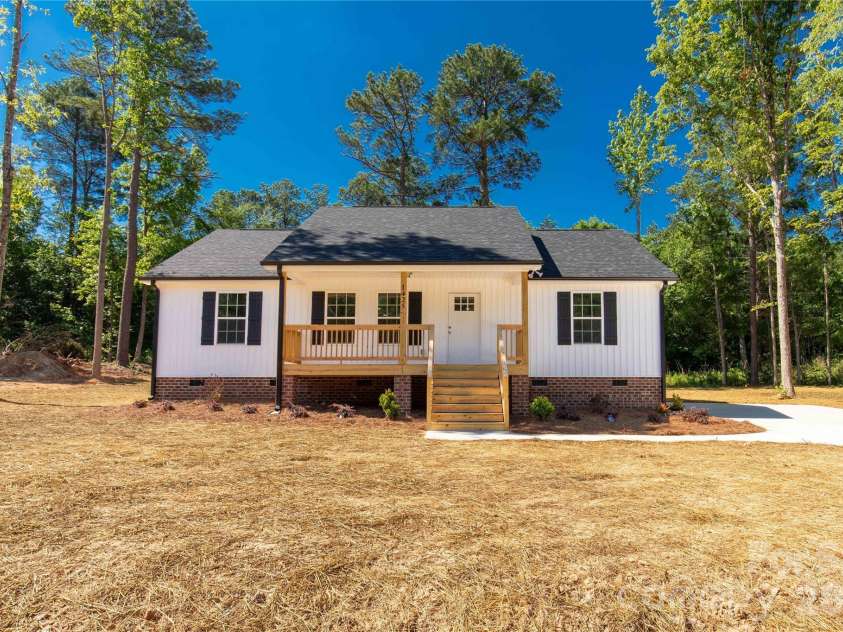 1425 Mack Drive, McConnells, SC 29726.  MLS# CAR4394609, YatesRealty ID 33267. 