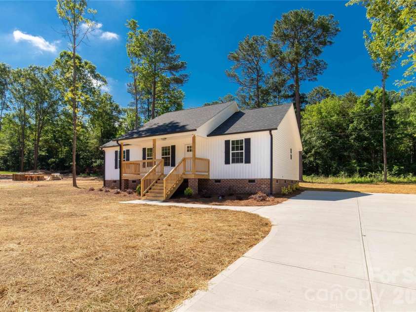 1425 Mack Drive, McConnells, SC 29726.  MLS# CAR4394609, YatesRealty ID 33267. 