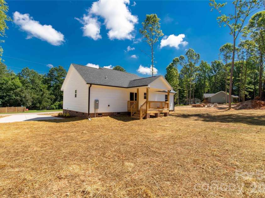 1425 Mack Drive, McConnells, SC 29726.  MLS# CAR4394609, YatesRealty ID 33267. 