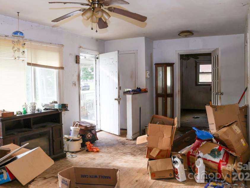 921 Green Circle Drive, Gastonia, NC 28054.  MLS# CAR4291750, YatesRealty ID 33267. 