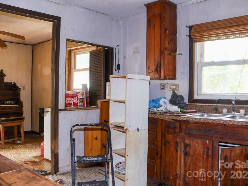 921 Green Circle Drive, Gastonia, NC 28054.  MLS# CAR4291750, YatesRealty ID 33267. 