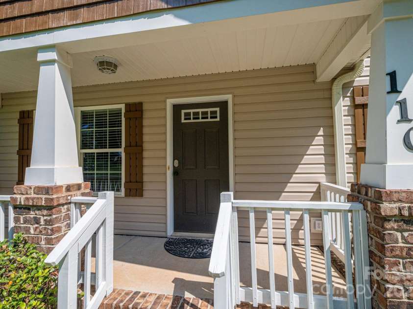 110 Leeper Avenue, Belmont, NC 28012.  MLS# CAR4274550, YatesRealty ID 33268. 