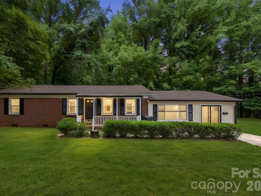 611 Lewis Street, Dallas, NC 28034.  MLS# CAR4393178, YatesRealty ID 33268. 