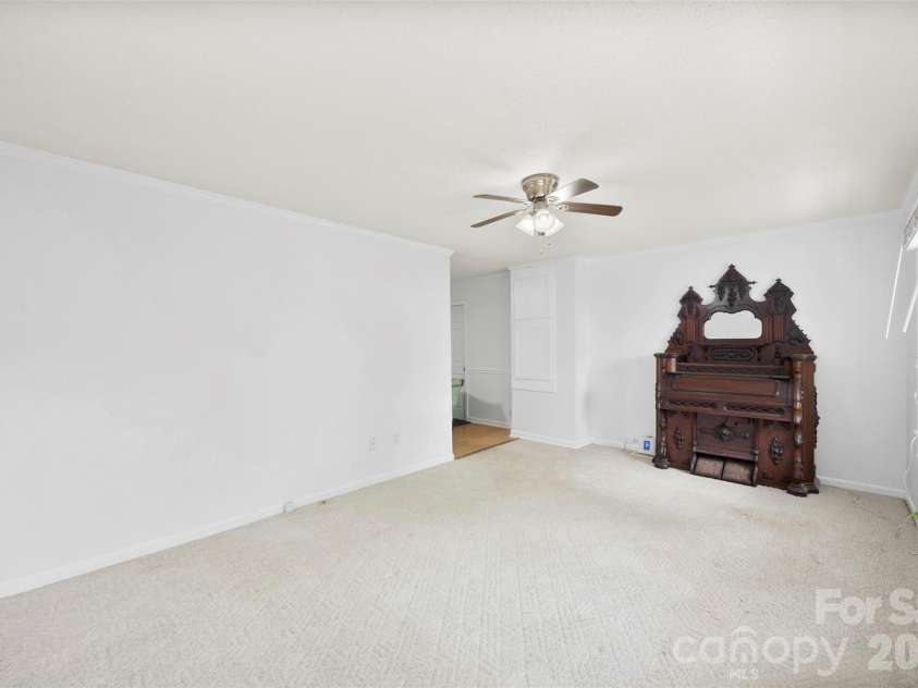 611 Lewis Street, Dallas, NC 28034.  MLS# CAR4393178, YatesRealty ID 33268. 
