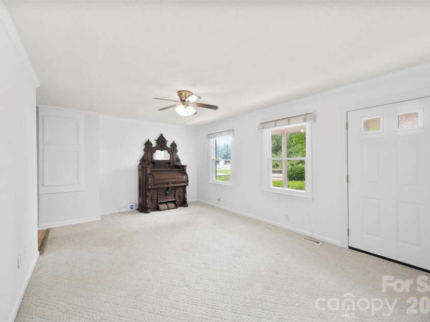611 Lewis Street, Dallas, NC 28034.  MLS# CAR4393178, YatesRealty ID 33268. 