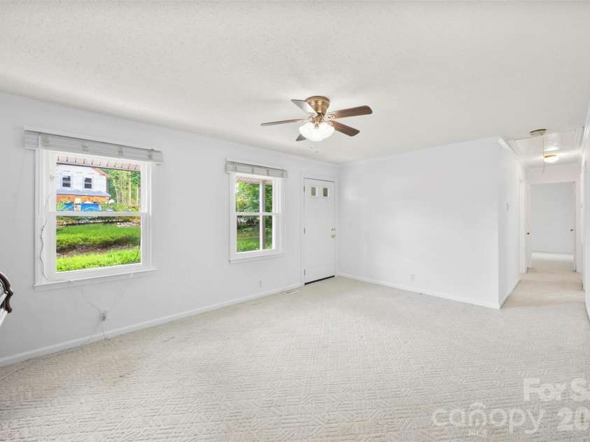 611 Lewis Street, Dallas, NC 28034.  MLS# CAR4393178, YatesRealty ID 33268. 
