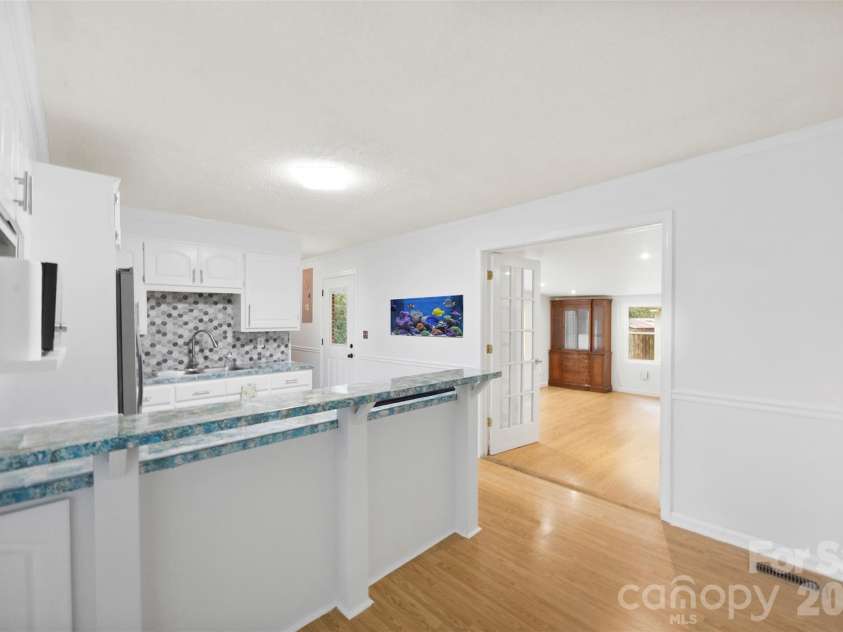 611 Lewis Street, Dallas, NC 28034.  MLS# CAR4393178, YatesRealty ID 33268. 