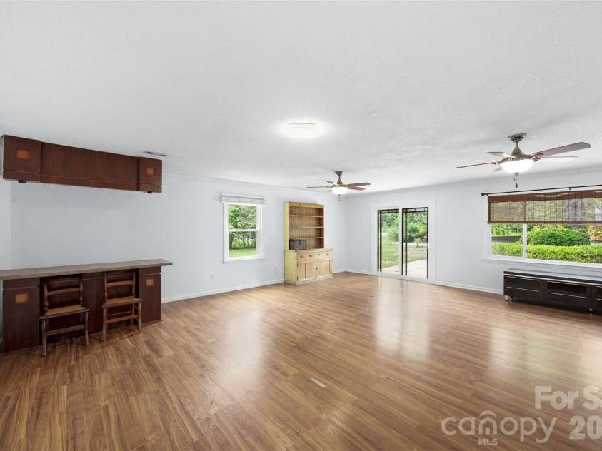611 Lewis Street, Dallas, NC 28034.  MLS# CAR4393178, YatesRealty ID 33268. 