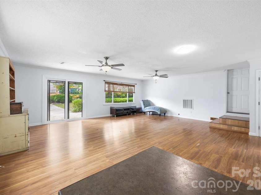 611 Lewis Street, Dallas, NC 28034.  MLS# CAR4393178, YatesRealty ID 33268. 