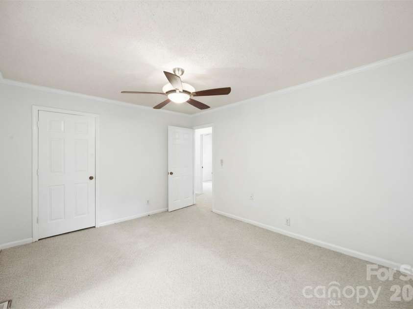 611 Lewis Street, Dallas, NC 28034.  MLS# CAR4393178, YatesRealty ID 33268. 