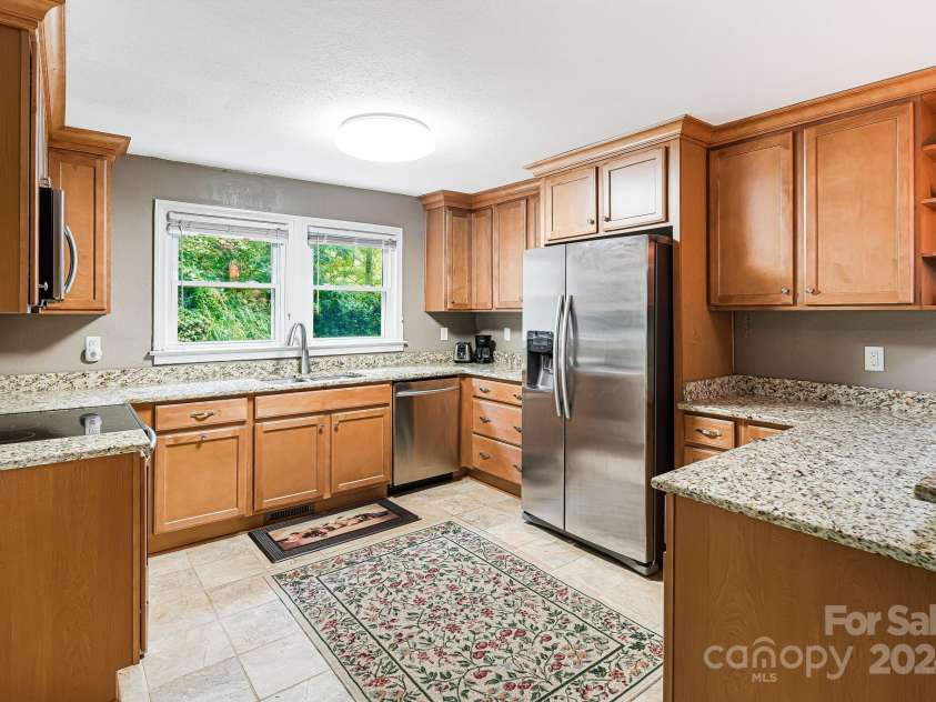 80 Mills Gap Road, Asheville, NC 28803.  MLS# CAR4186919, YatesRealty ID 3327. 