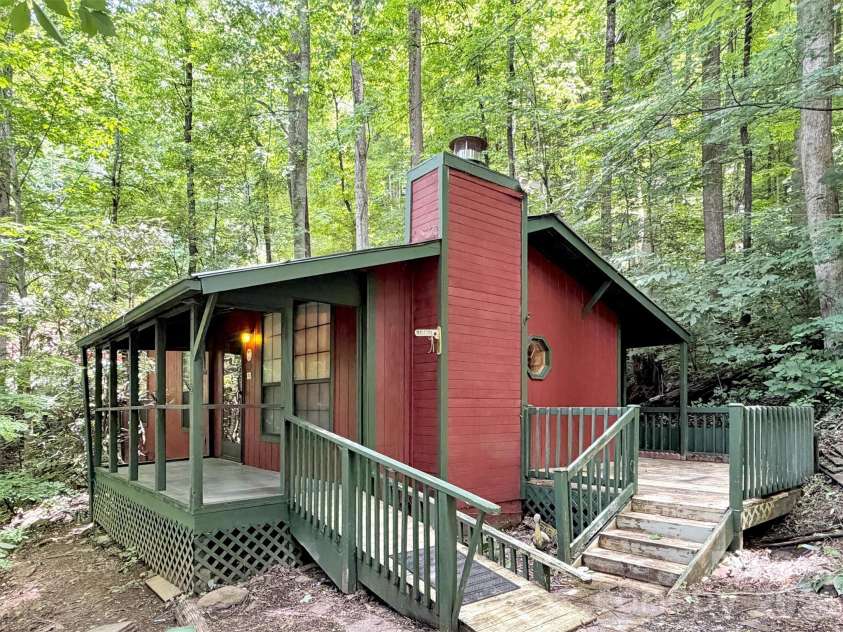 279 Rocky Top Road, Maggie Valley, NC 28751.  MLS# CAR4395126, YatesRealty ID 33271. 