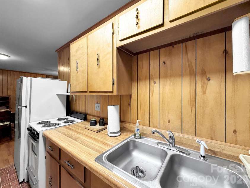 279 Rocky Top Road, Maggie Valley, NC 28751.  MLS# CAR4395126, YatesRealty ID 33271. 