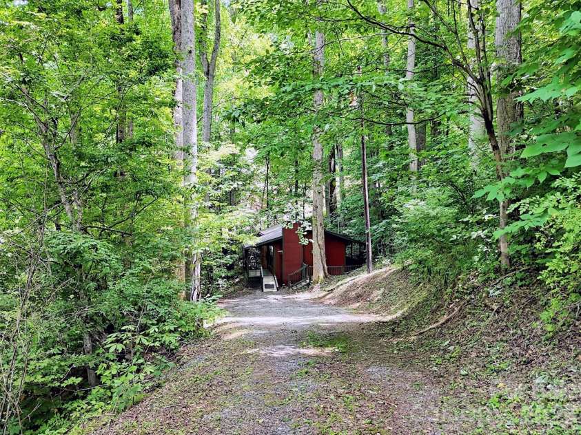 279 Rocky Top Road, Maggie Valley, NC 28751.  MLS# CAR4395126, YatesRealty ID 33271. 
