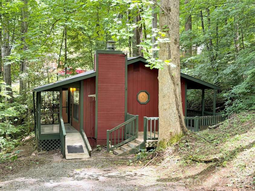 279 Rocky Top Road, Maggie Valley, NC 28751.  MLS# CAR4395126, YatesRealty ID 33271. 