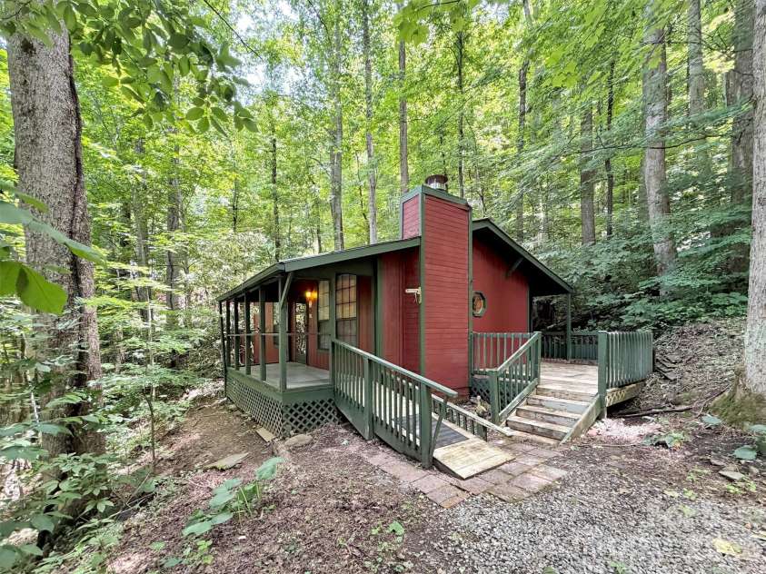 279 Rocky Top Road, Maggie Valley, NC 28751.  MLS# CAR4395126, YatesRealty ID 33271. 