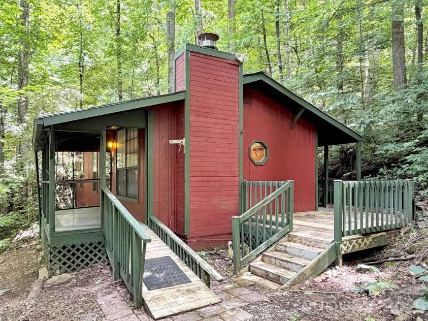 279 Rocky Top Road, Maggie Valley, NC 28751.  MLS# CAR4395126, YatesRealty ID 33271. 
