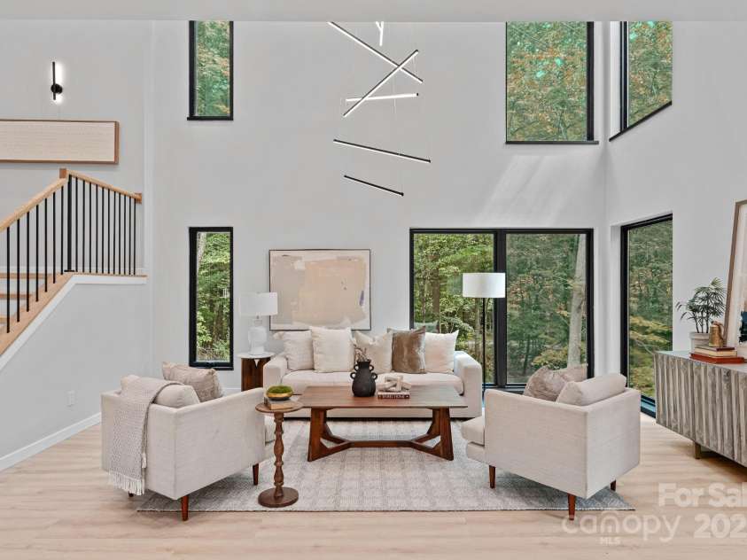 801 Autumnwood Lane, Charlotte, NC 28213.  MLS# CAR4286678, YatesRealty ID 33271. 