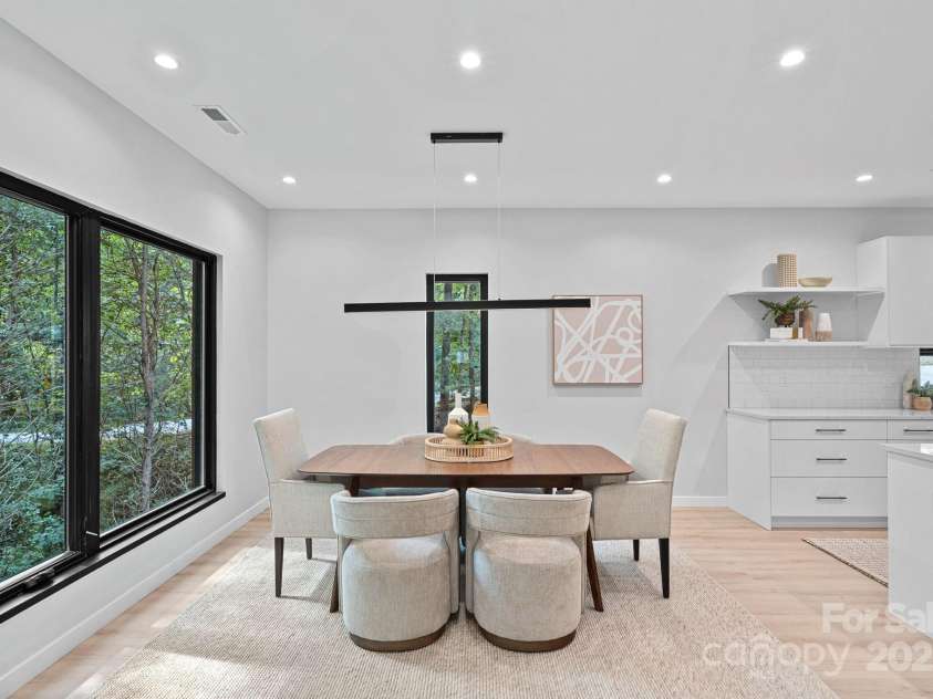 801 Autumnwood Lane, Charlotte, NC 28213.  MLS# CAR4286678, YatesRealty ID 33271. 