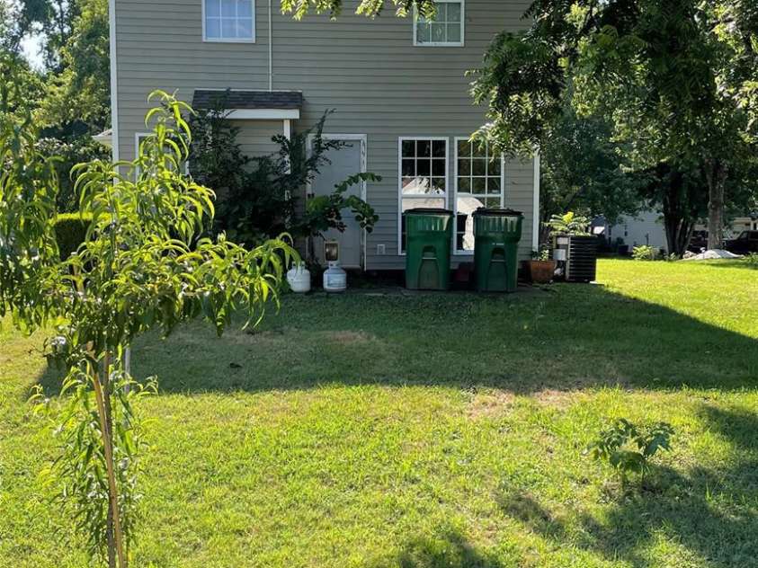 6912 Alanbrook Road, Charlotte, NC 28215.  MLS# CAR4284888, YatesRealty ID 33272. 