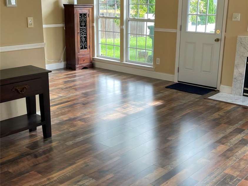 6912 Alanbrook Road, Charlotte, NC 28215.  MLS# CAR4284888, YatesRealty ID 33272. 