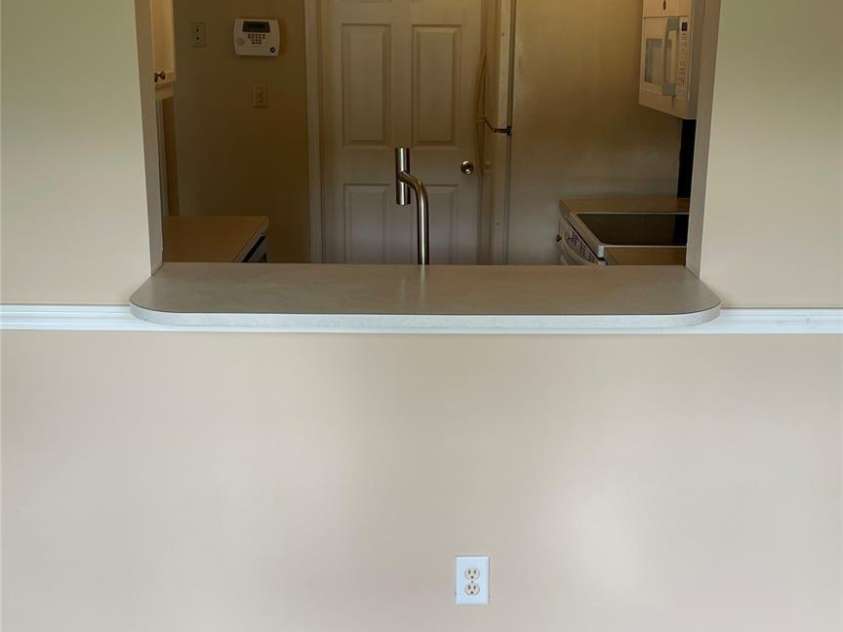 6912 Alanbrook Road, Charlotte, NC 28215.  MLS# CAR4284888, YatesRealty ID 33272. 