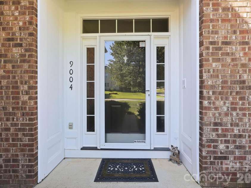 9004 Scottsboro Drive, Huntersville, NC 28078.  MLS# CAR4394126, YatesRealty ID 33272. Front Entry