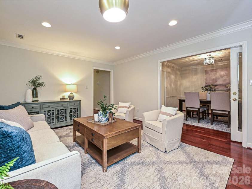7417 Red Oak Lane, Charlotte, NC 28226.  MLS# CAR4348811, YatesRealty ID 33273. 