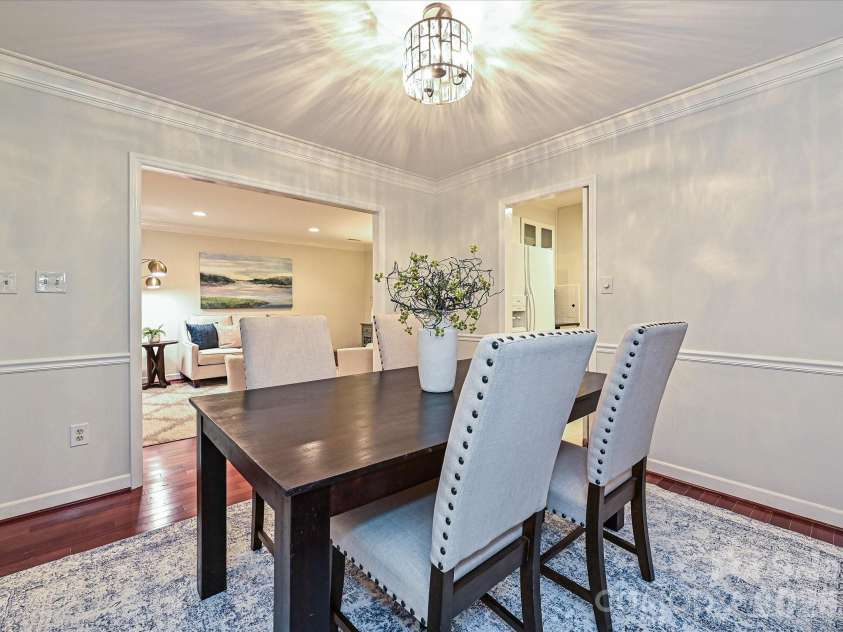 7417 Red Oak Lane, Charlotte, NC 28226.  MLS# CAR4348811, YatesRealty ID 33273. 