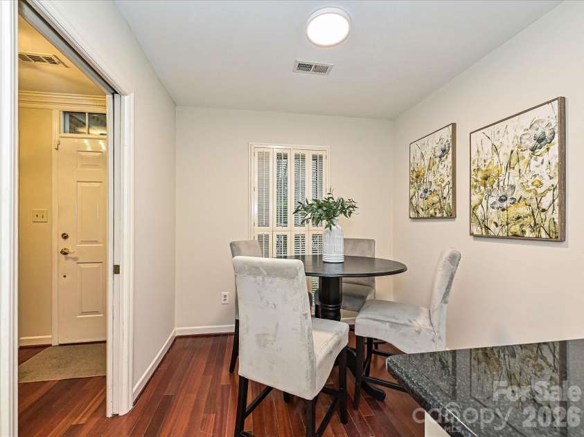 7417 Red Oak Lane, Charlotte, NC 28226.  MLS# CAR4348811, YatesRealty ID 33273. 