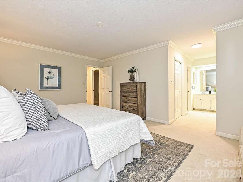 7417 Red Oak Lane, Charlotte, NC 28226.  MLS# CAR4348811, YatesRealty ID 33273. 