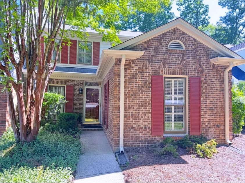 7417 Red Oak Lane, Charlotte, NC 28226.  MLS# CAR4348811, YatesRealty ID 33273. 