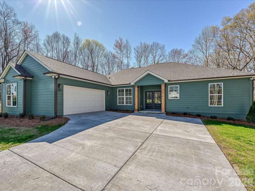 3003 Buffet Lane, Monroe, NC 28110.  MLS# CAR4338486, YatesRealty ID 33274. 