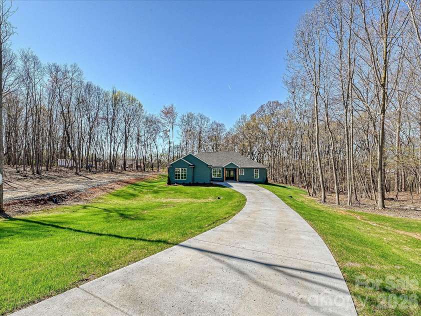 3003 Buffet Lane, Monroe, NC 28110.  MLS# CAR4338486, YatesRealty ID 33274. 