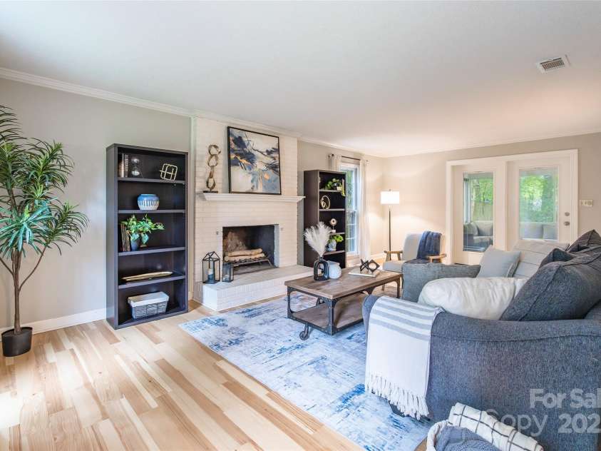 6816 Porterfield Road, Charlotte, NC 28226.  MLS# CAR4290943, YatesRealty ID 33274. 