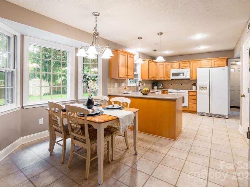 6816 Porterfield Road, Charlotte, NC 28226.  MLS# CAR4290943, YatesRealty ID 33274. 