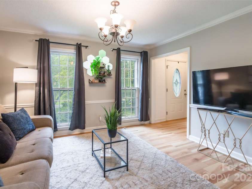 6816 Porterfield Road, Charlotte, NC 28226.  MLS# CAR4290943, YatesRealty ID 33274. 