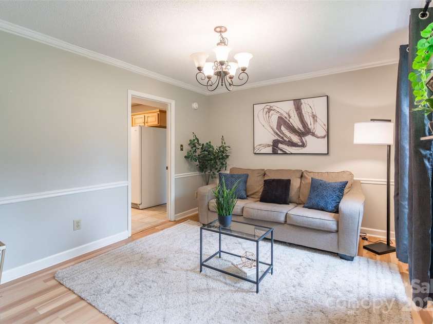 6816 Porterfield Road, Charlotte, NC 28226.  MLS# CAR4290943, YatesRealty ID 33274. 