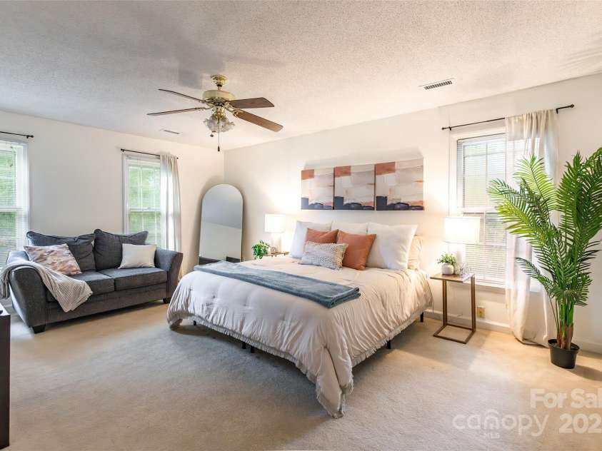 6816 Porterfield Road, Charlotte, NC 28226.  MLS# CAR4290943, YatesRealty ID 33274. 