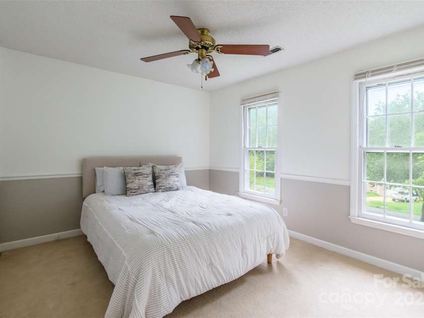 6816 Porterfield Road, Charlotte, NC 28226.  MLS# CAR4290943, YatesRealty ID 33274. 