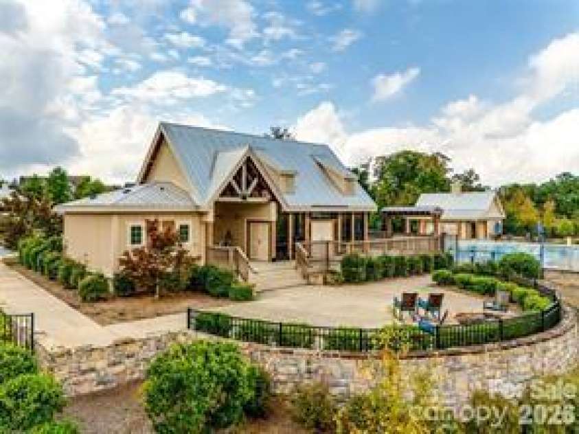 204 Hampton Trail Drive, Fort Mill, SC 29708.  MLS# CAR4350290, YatesRealty ID 33275. Another view of the excellent community amenities.