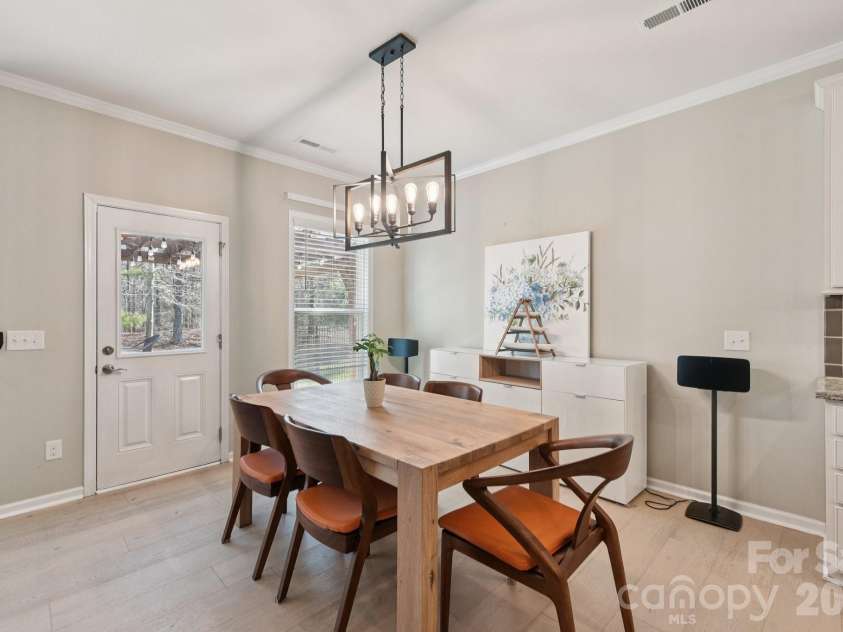 204 Hampton Trail Drive, Fort Mill, SC 29708.  MLS# CAR4350290, YatesRealty ID 33275. Breakfast room.