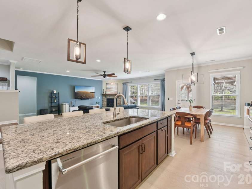 204 Hampton Trail Drive, Fort Mill, SC 29708.  MLS# CAR4350290, YatesRealty ID 33275. Bright and airy open floor plan.