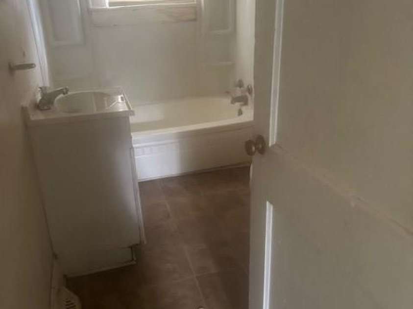 230 Hoskins Road, Charlotte, NC 28208.  MLS# CAR4293203, YatesRealty ID 33275. 