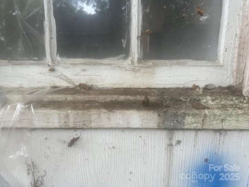 230 Hoskins Road, Charlotte, NC 28208.  MLS# CAR4293203, YatesRealty ID 33275. 